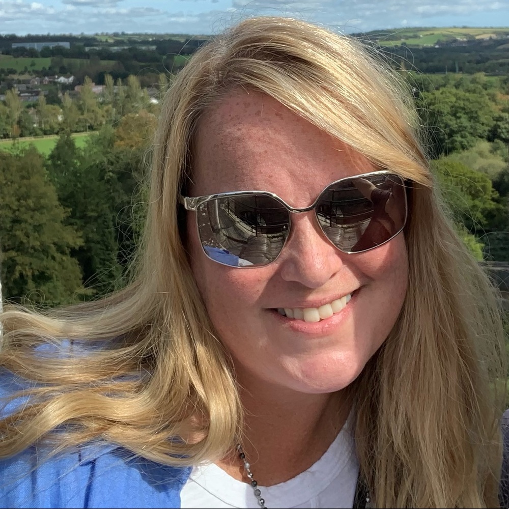 Meet your Posher, Elizabeth
